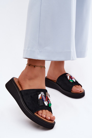 Oda Moteriškos zomšinės šlepetės su ornamentais su platforma Vinceza 66942 juodos spalvos 2