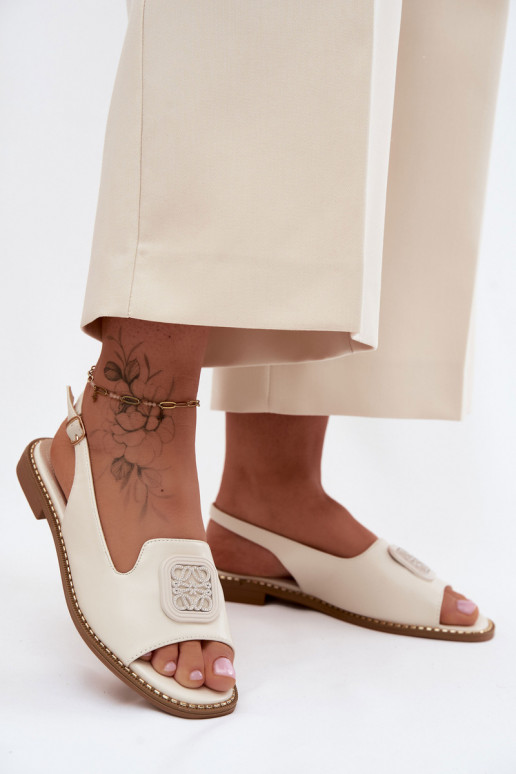 Moteriškos basutės su plačiais kulniukais su ornamentais S.Barski KV61-6016 kreminės spalvos