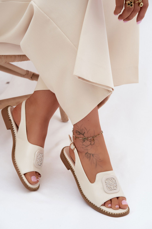 Moteriškos basutės su plačiais kulniukais su ornamentais S.Barski KV61-6016 kreminės spalvos