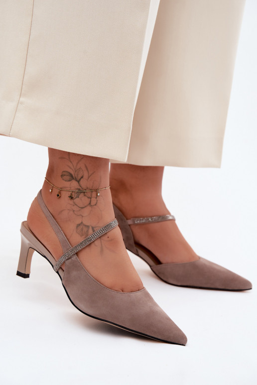 Oda Elegantiški zomšiniai aukštakulniai Ze Zdobionym Juostelėsem D&A CR61-3048 smėlio spalvos