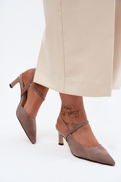 Oda Elegantiški zomšiniai aukštakulniai Ze Zdobionym Juostelėsem D&A CR61-3048 smėlio spalvos