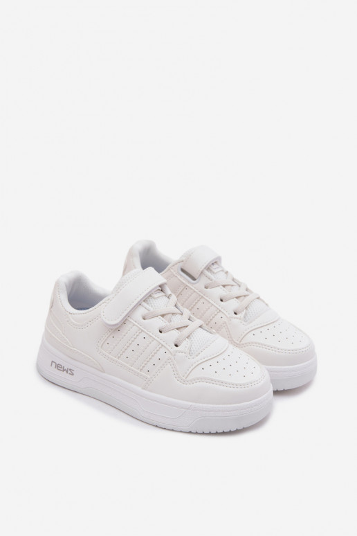Sneakers modelio batai Vaikiški su lipniais užsegimais baltos spalvos Neressa