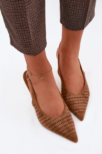 Rudos spalvos ažūrinės basutės su plonais kulniukais iš dirbtinės zomšos Torielle 2