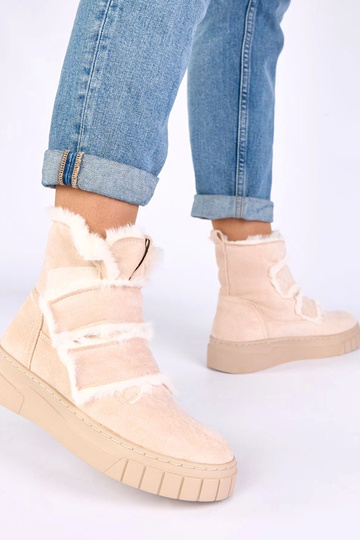 Smėlio spalvos aulinukai su lipduku, puošti kailiuku Grace 2