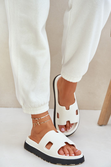 Baltos spalvos lengvos šlepetės su išpjovomis Neladith