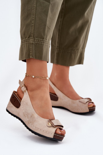 Smėlio ir aukso spalvos lengvos platforminės basutės Comfort Shoes Efravia 2