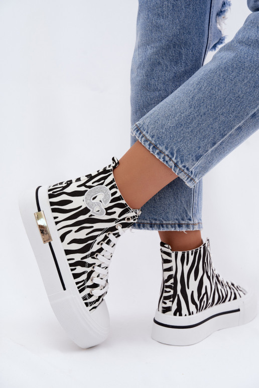 Laisvalaikio bateliai su platforma Zebra Meloria