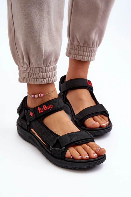 Moteriškos basutės su lipniais užsegimais juodos spalvos Lee Cooper LCIN-26-34-4423L
