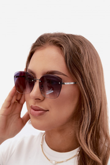 Akiniai nuo saulės berėmiai su UV 400 filtru juodos spalvos