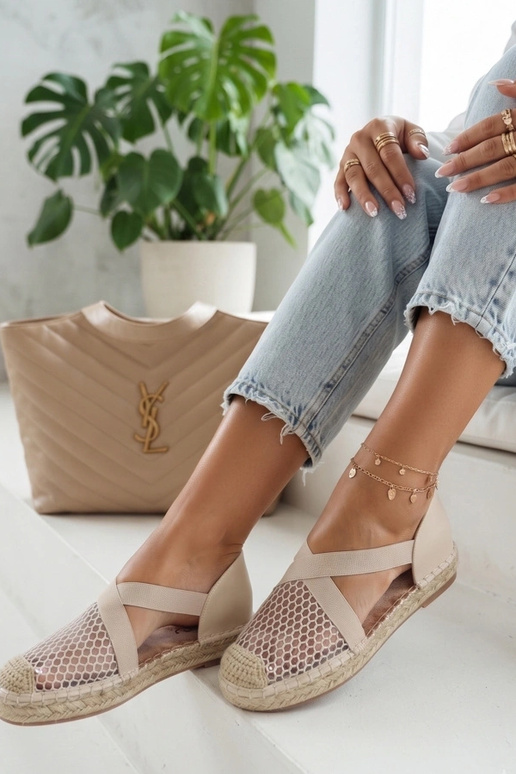 Smėlio spalvos espadrilės ant platformos