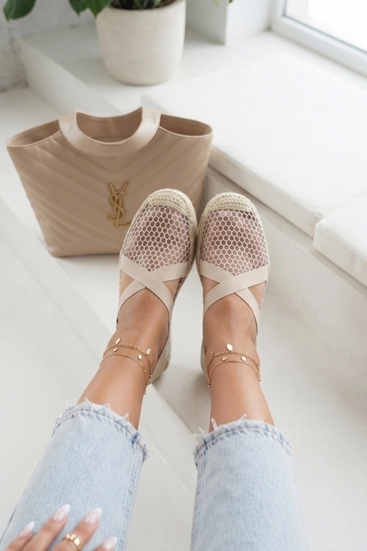 Smėlio spalvos espadrilės ant platformos