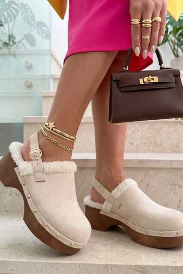 Smėlio spalvos klumpės su pašiltinimu ir dirželiu Vivienne 2