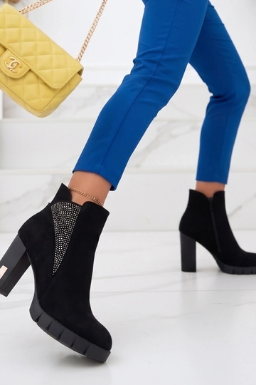 Juodi aulinukai ant stulpelio puošti cirkoniais Dolenita 2