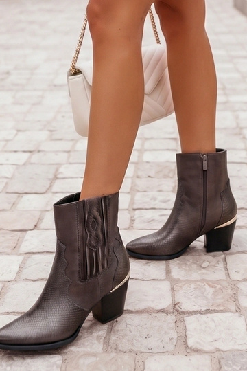 Tamsiai žalios kaubojiško tipo aulinukai su gyvatės odos intarpu Sylviona
