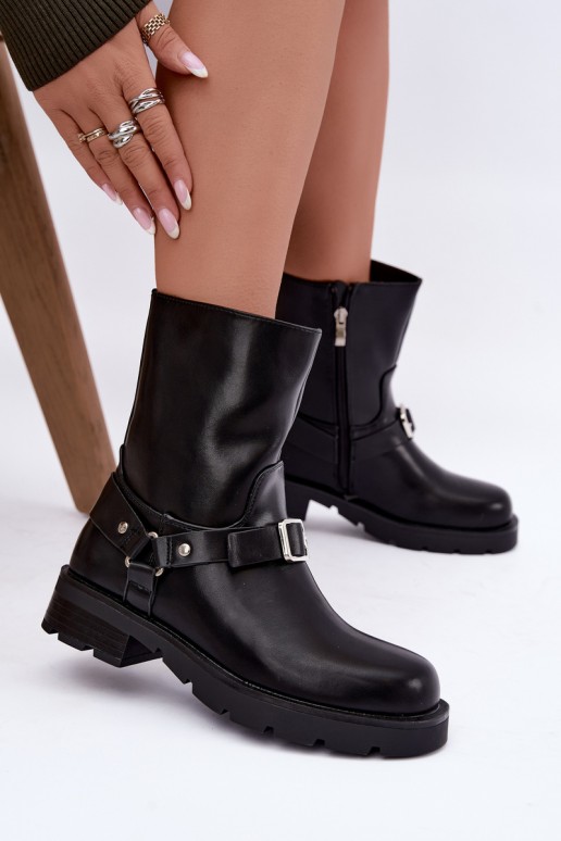 Pašiltinti moteriški aulinukai su juostelėmis ir sagtimis juodos spalvos Delmora