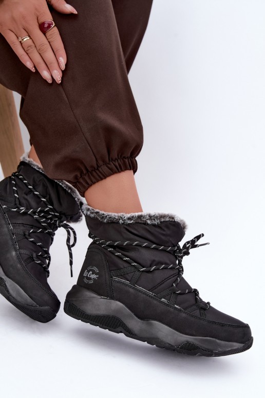 įsispiriami sniego batai su stilingomis detalėmis Lee Cooper LCJ-24-03-3063 juodos spalvos
