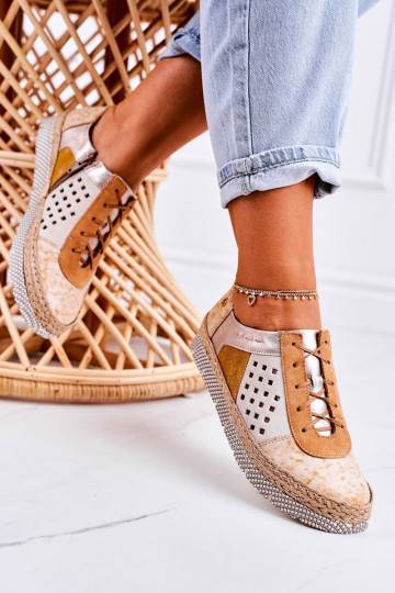 Iš dirbtinės odos batai...