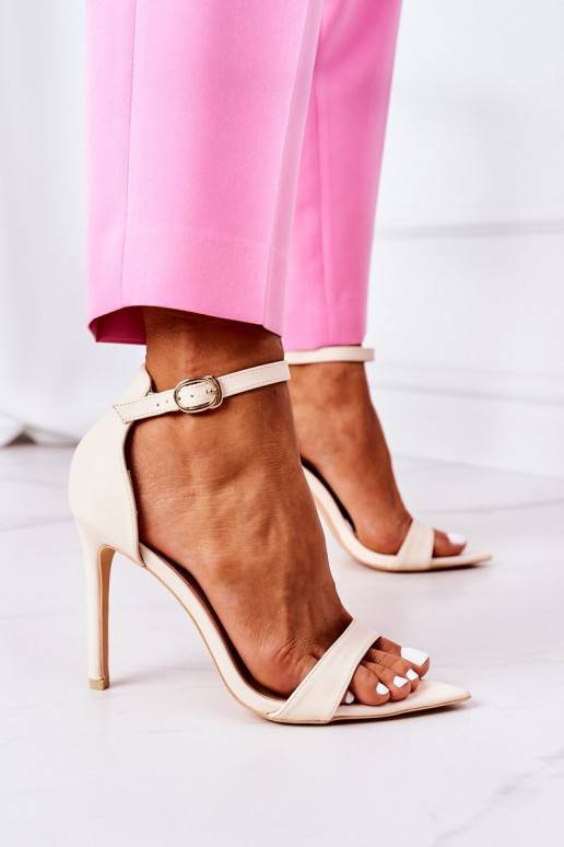 Elegantiško stiliaus basutės su... Elegantiško stiliaus basutės su...