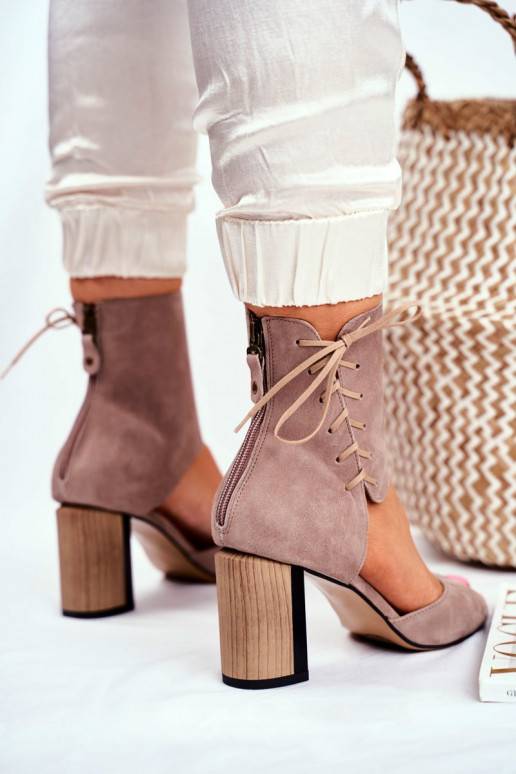 Moteriškos aukštakulnės basutės... Moteriškos aukštakulnės basutės...