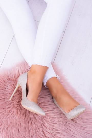 Blizgantys aukštakulniai...