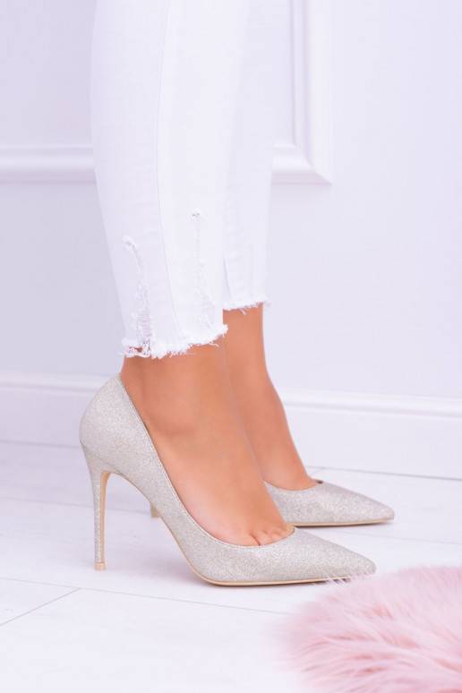 Blizgantys aukštakulniai bateliai... Blizgantys aukštakulniai bateliai...