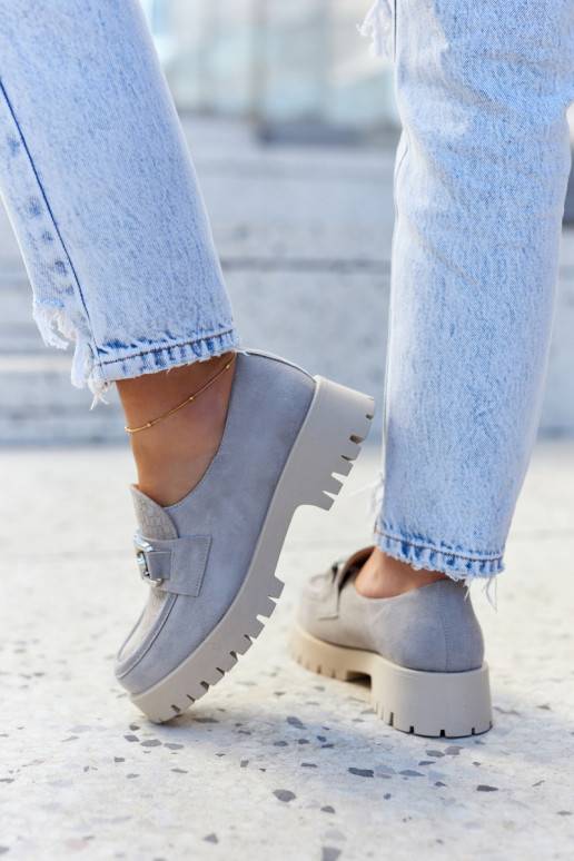 Madingi batai iš zomšos pilkos...