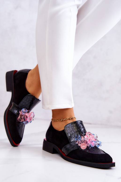 Batai iš zomšos su ornamentais Juodos...