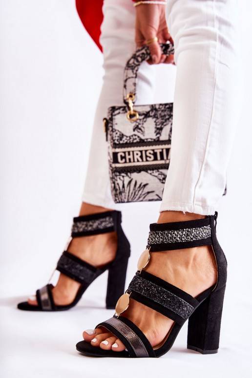 Moteriškos basutės su kulniukais... Moteriškos basutės su kulniukais...