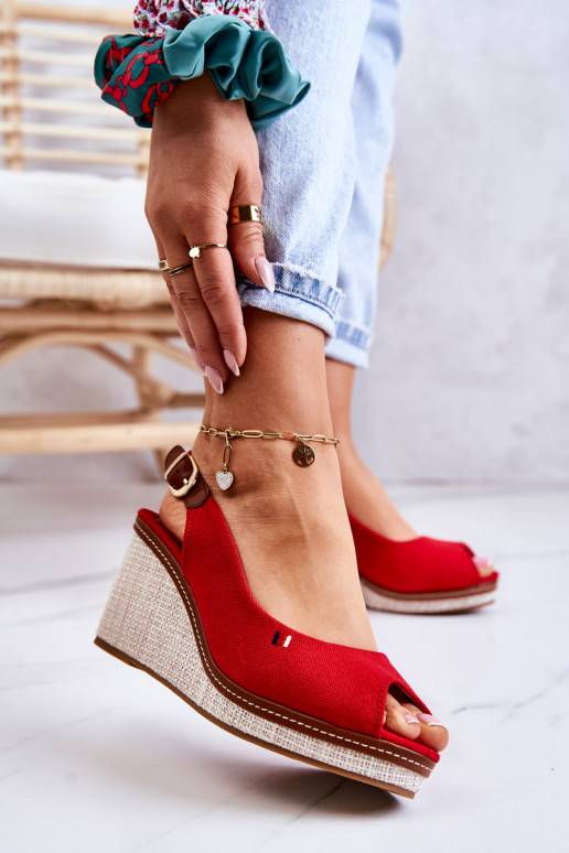 Patogios basutės su sagtelėmis... Patogios basutės su sagtelėmis...