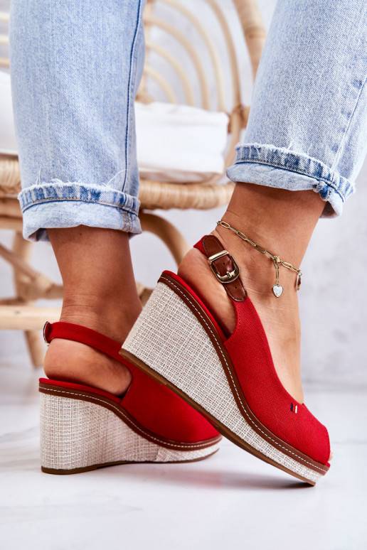 Patogios basutės su sagtelėmis... Patogios basutės su sagtelėmis...