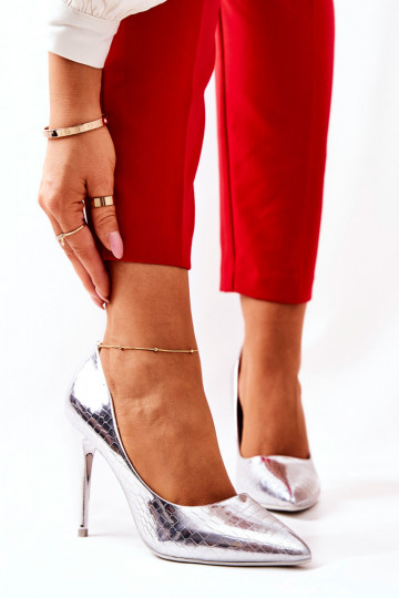 Aukštakulniai bateliai...