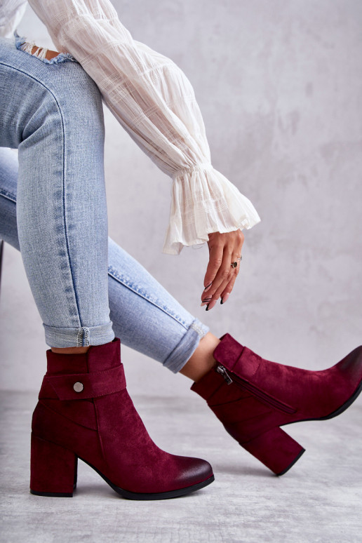 Raudonos spalvos zomšiniai aulinukai... Raudonos spalvos zomšiniai aulinukai...