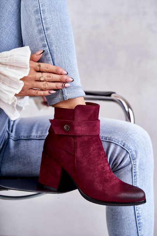 Raudonos spalvos zomšiniai aulinukai... Raudonos spalvos zomšiniai aulinukai...