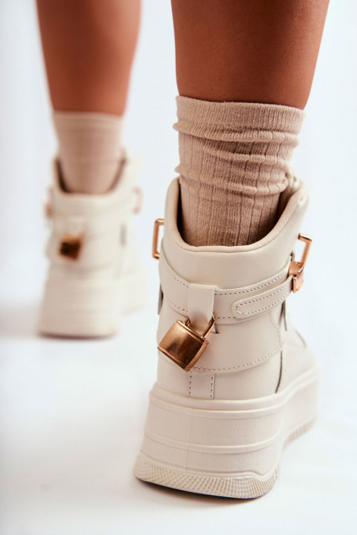 Pašiltinti  sportiniai bateliai...