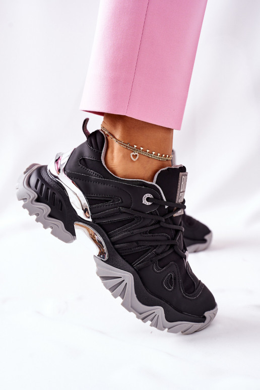 Juodos spalvos sportinio stiliaus...