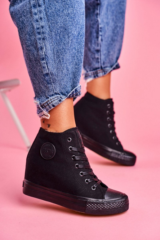 Juodos spalvos Sneakers modelio batai... Juodos spalvos Sneakers modelio batai...