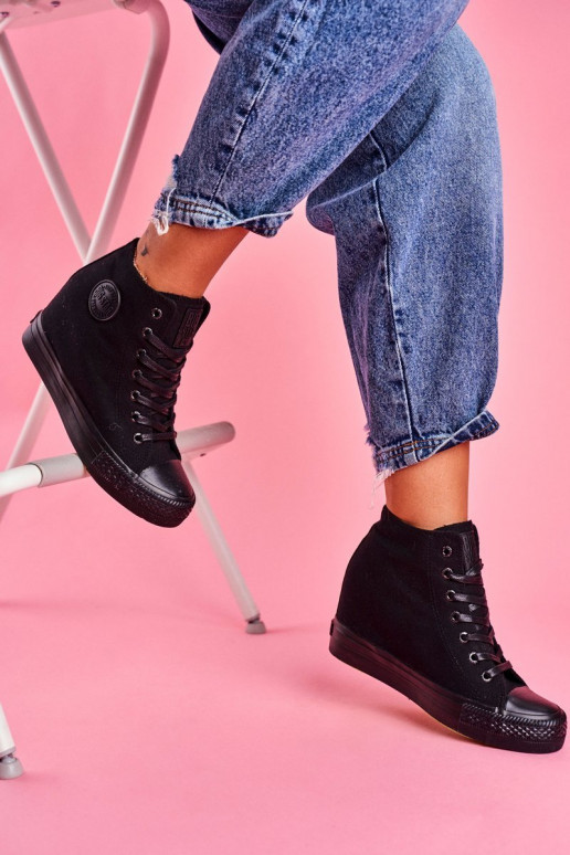 Juodos spalvos Sneakers modelio batai... Juodos spalvos Sneakers modelio batai...