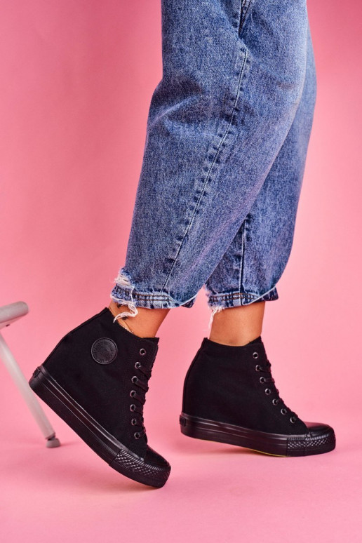 Juodos spalvos Sneakers modelio batai... Juodos spalvos Sneakers modelio batai...