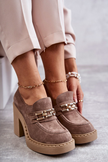 Smėlio spalvos zomšiniai...