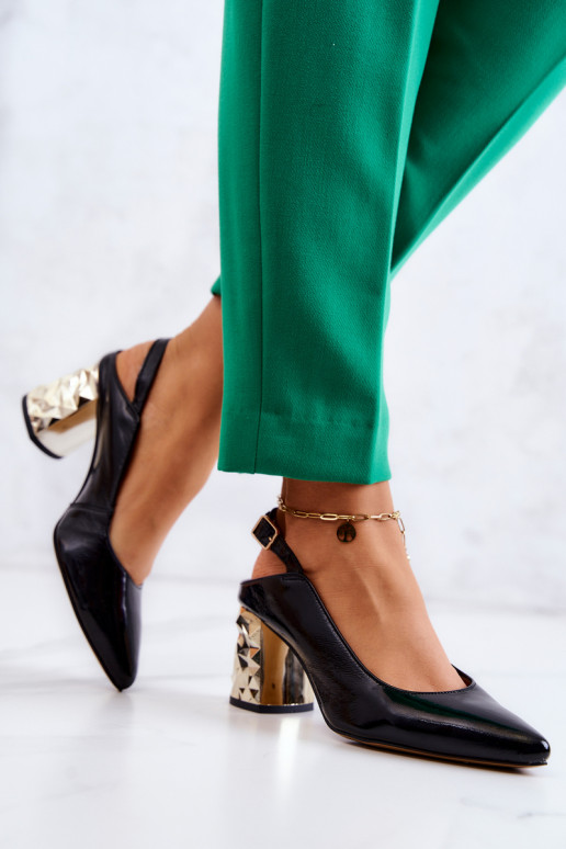 Juodos spalvos bateliai su aukso... Juodos spalvos bateliai su aukso...