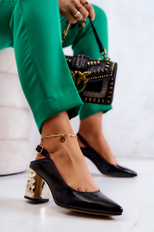 Juodos spalvos bateliai su aukso... Juodos spalvos bateliai su aukso...