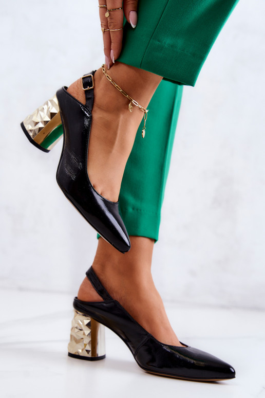 Juodos spalvos bateliai su aukso... Juodos spalvos bateliai su aukso...