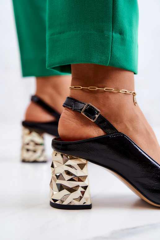 Juodos spalvos bateliai su aukso... Juodos spalvos bateliai su aukso...