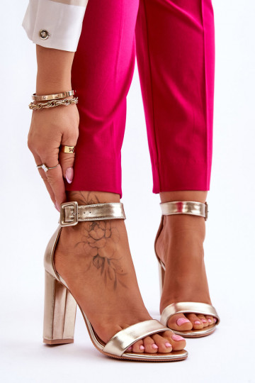 Aukso spalvos aukštakulniai...