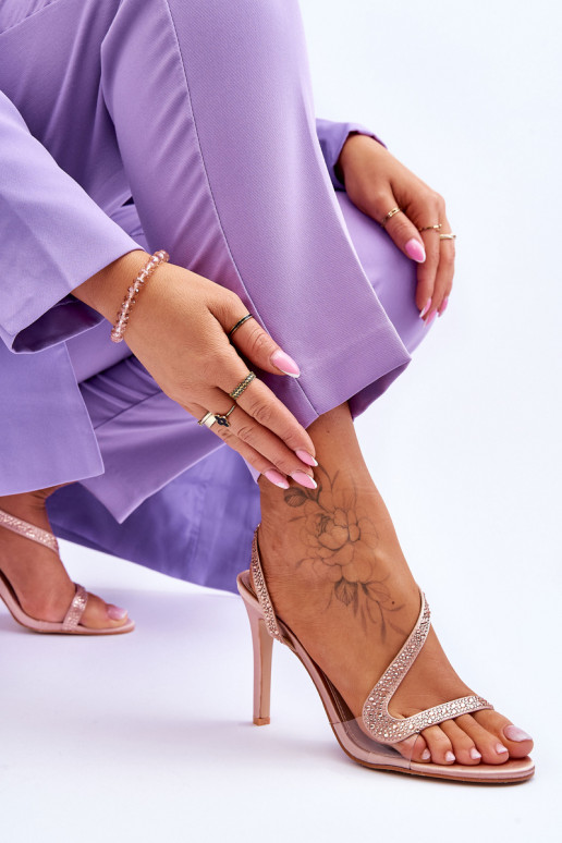 Elegantiško stiliaus sandalai su... Elegantiško stiliaus sandalai su...