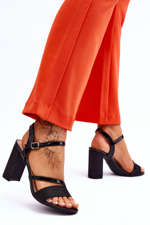 Basutės su kulniukais juodos spalvos... Basutės su kulniukais juodos spalvos...