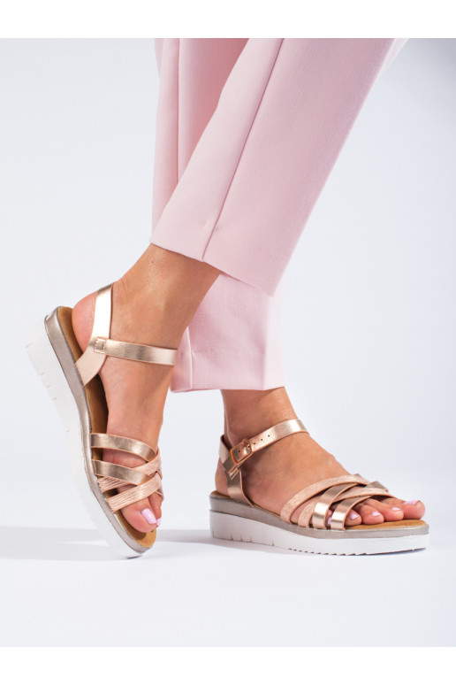 Moteriškos basutės su nedidele...