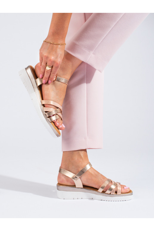 Moteriškos basutės su nedidele...