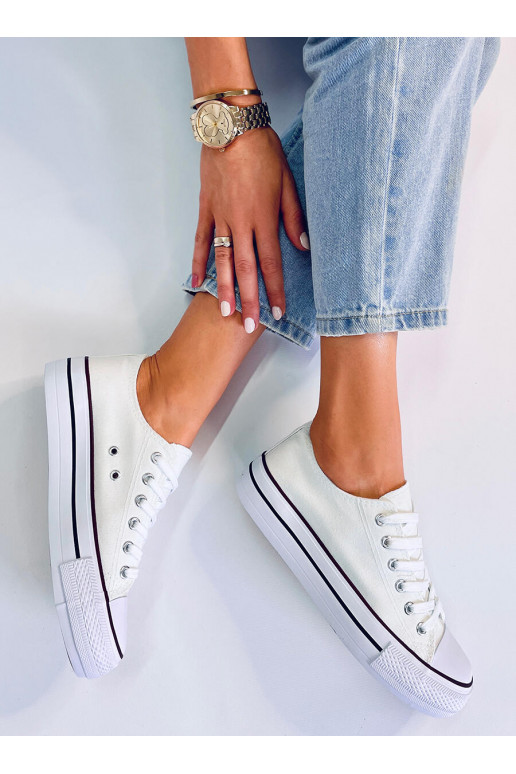 Moteriški klasikinio modelio...