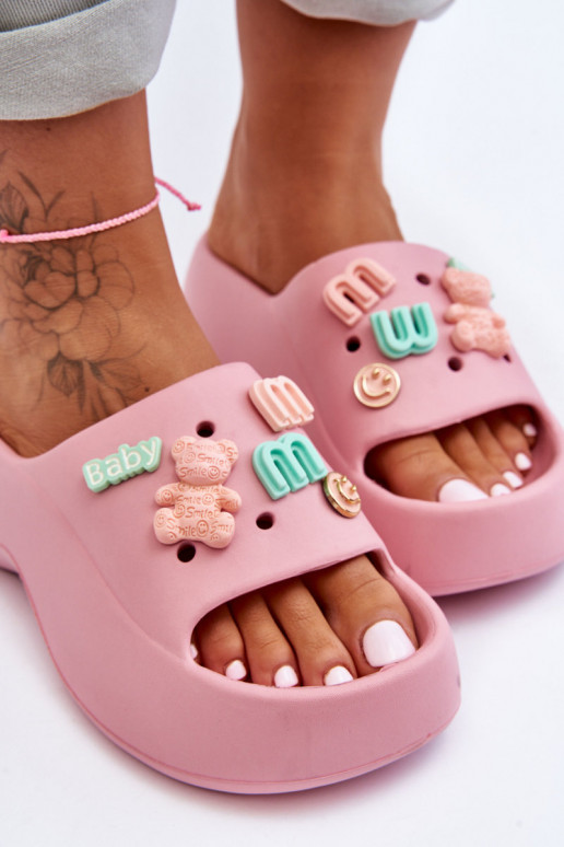 Lengvos šlepetės su gražiomis... Lengvos šlepetės su gražiomis...